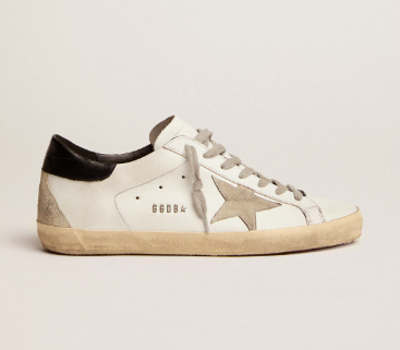 Super-Star avec contrefort noir et lettrage avec clous en métal